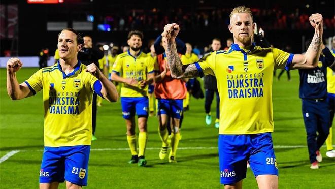 然是球队首 然是球队首