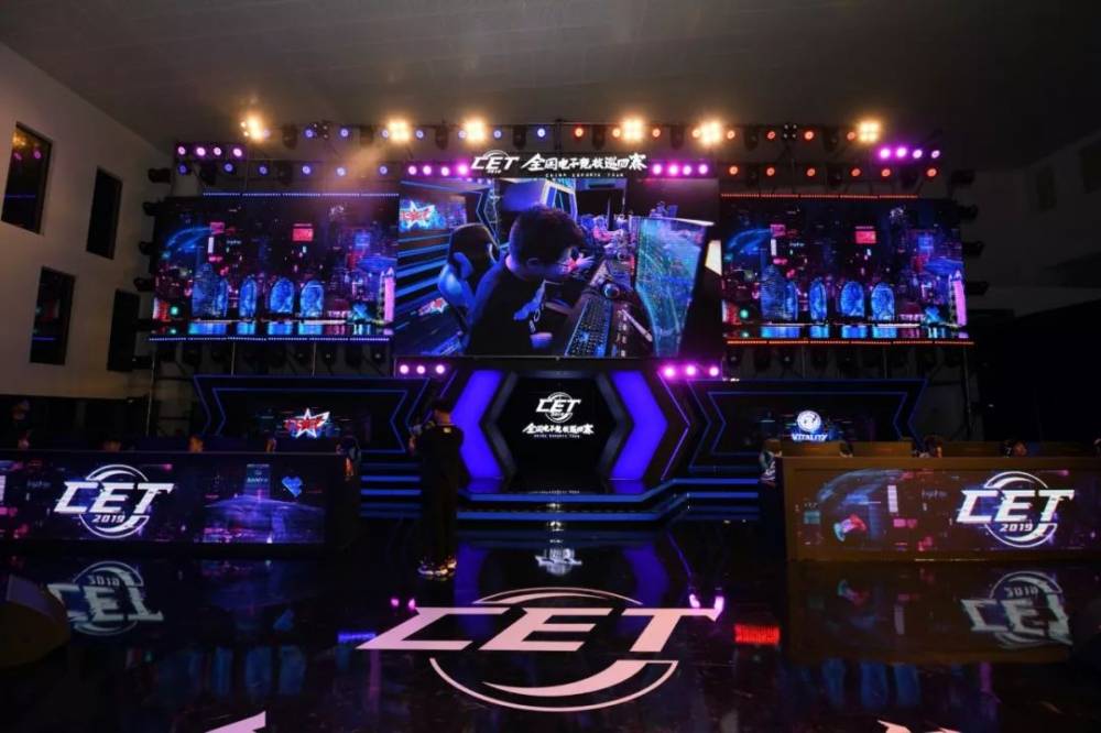 与弗赖堡等 与弗赖堡等